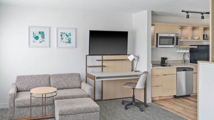 TownePlace Suites Detroit/Warren Room