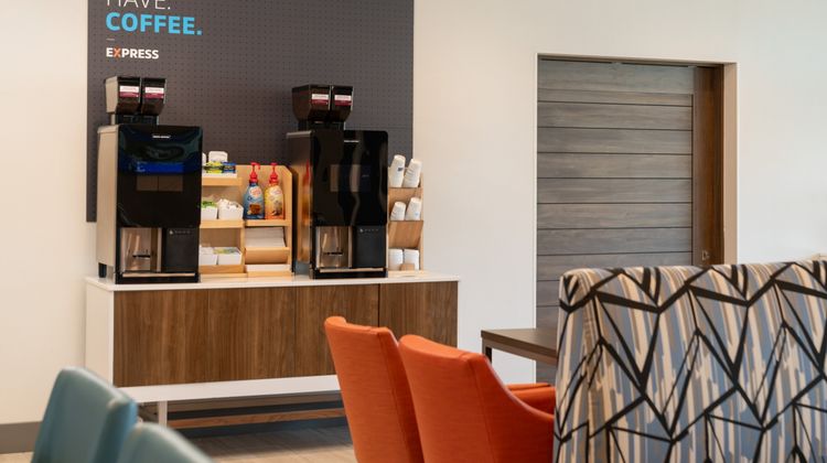 Holiday Inn Express & Suites Fresno Arpt Restaurant