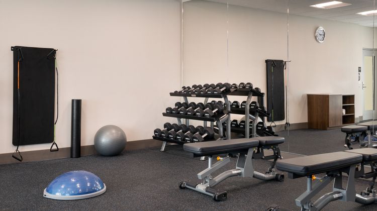 Holiday Inn Express & Suites Fresno Arpt Health Club