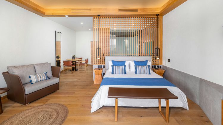 Clevia, Autograph Collection Suite