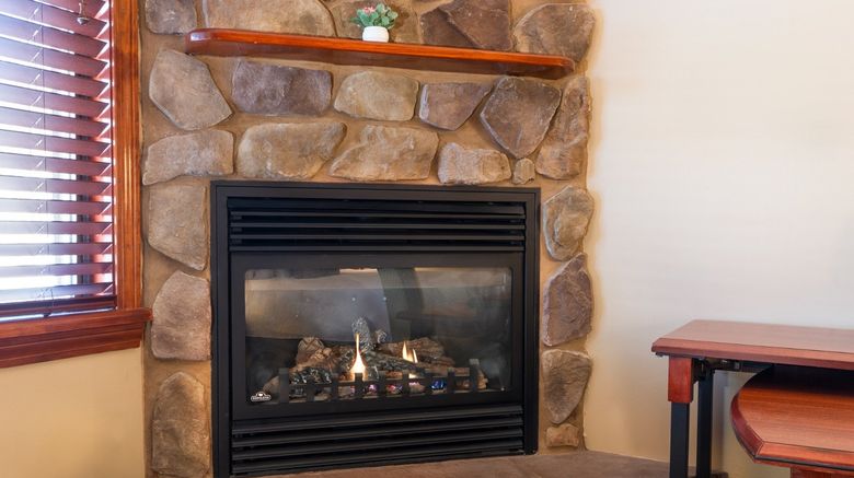 <b>Fireside Inn & Suites Room</b>. Images powered by <a href="https://www.leonardoworldwide.com/" title="Leonardo Worldwide" target="_blank">Leonardo</a>.