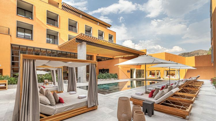 Clevia, Autograph Collection Pool