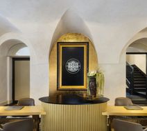 H15 Luxury Palace Lobby