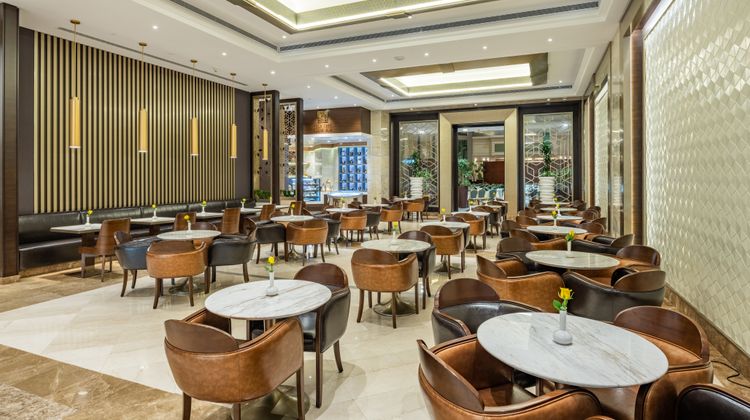 Al Marwa Rayhaan by Rotana Lobby