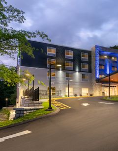 Holiday Inn Express & Suites Berkshires