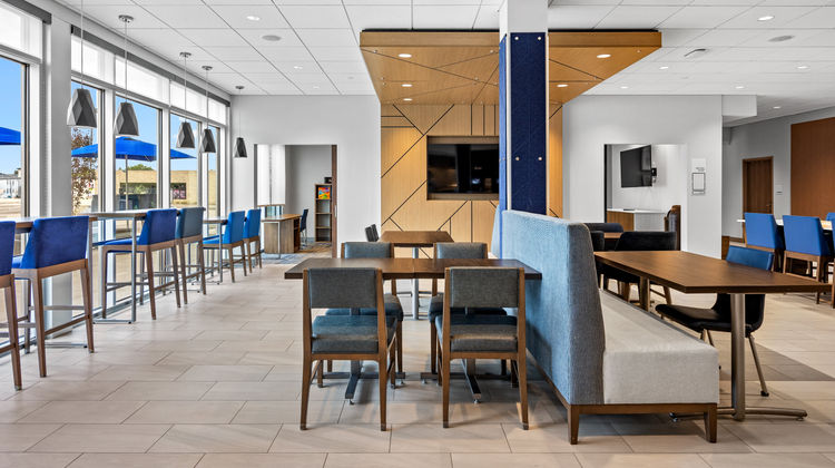 Holiday Inn Express & Suites Marinette Restaurant