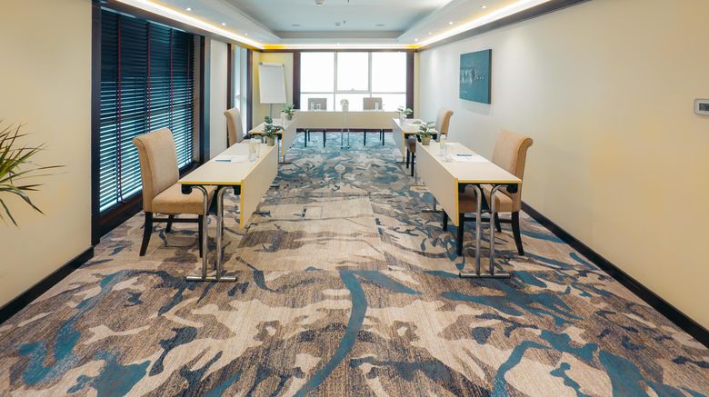 <b>Kingsgate Hotel Abu Dhabi Meeting</b>. Images powered by <a href="https://www.leonardoworldwide.com/" title="Leonardo Worldwide" target="_blank">Leonardo</a>.