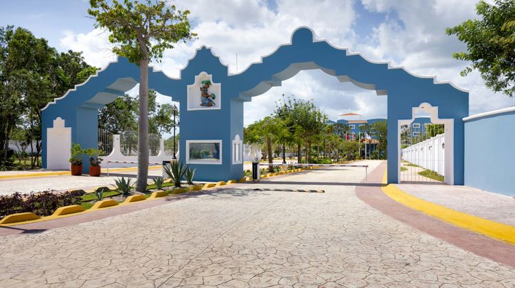 Courtyard by Marriott Cancun Airport Exterior