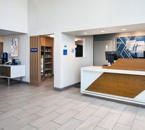 Holiday Inn Express Exterior