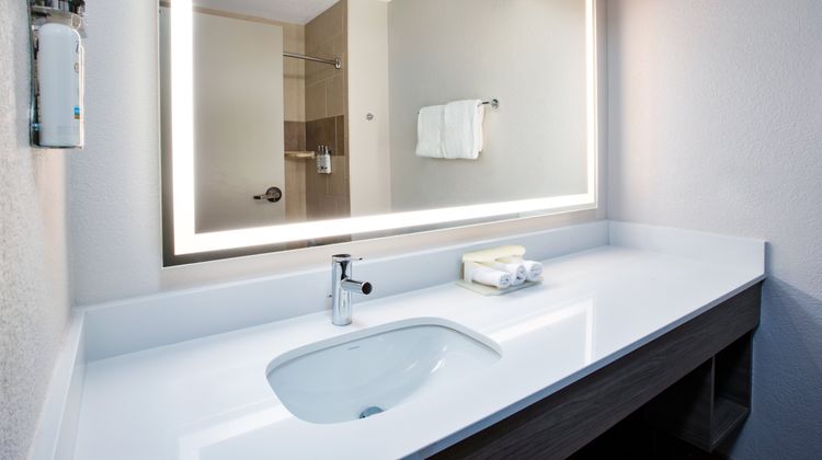 Holiday Inn Express Room