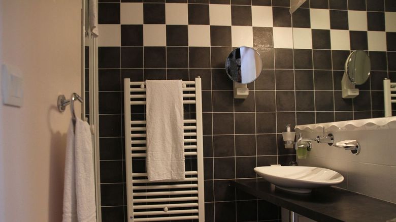 <b>Hotel The Originals Pigeonnier du Perron Room</b>. Images powered by <a href="https://www.leonardoworldwide.com/" title="Leonardo Worldwide" target="_blank">Leonardo</a>.