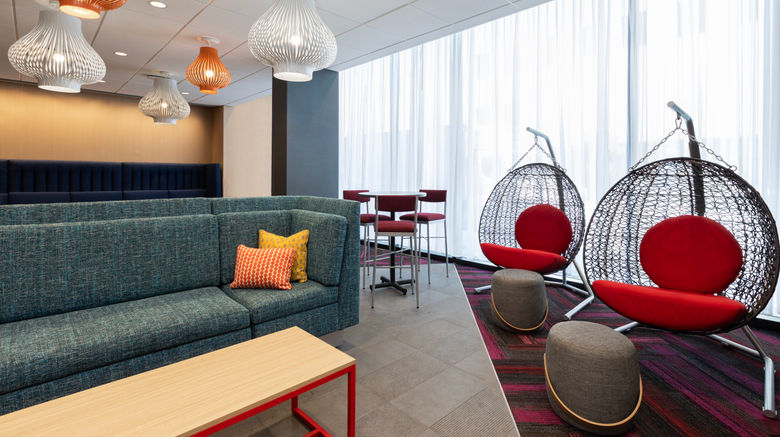 <b>Tru by Hilton Montreal Centre-ville Lobby</b>. Images powered by <a href="https://www.leonardoworldwide.com/" title="Leonardo Worldwide" target="_blank">Leonardo</a>.