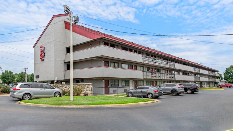 Red Roof Inn Jackson Downtown - Fair Exterior