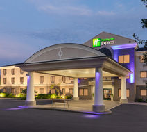 Holiday Inn Express Syracuse Airport Exterior