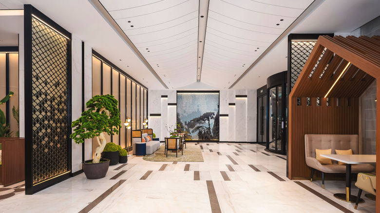 <b>Hilton Garden Inn Huangshan Huizhou Lobby</b>. Images powered by <a href="https://www.leonardoworldwide.com/" title="Leonardo Worldwide" target="_blank">Leonardo</a>.
