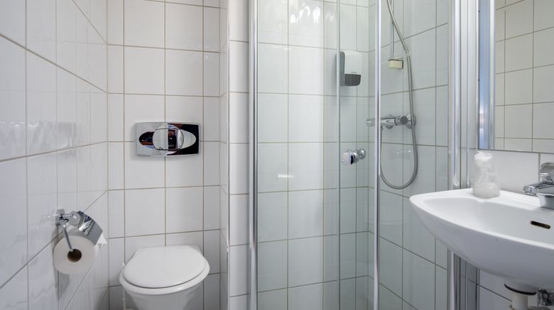 <b>First Hotel Amalie Room</b>. Images powered by <a href="https://www.leonardoworldwide.com/" title="Leonardo Worldwide" target="_blank">Leonardo</a>.