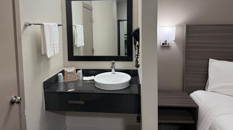 <b>Red Roof Inn Austin - Round Rock Room</b>. Images powered by <a href="https://www.leonardoworldwide.com/" title="Leonardo Worldwide" target="_blank">Leonardo</a>.