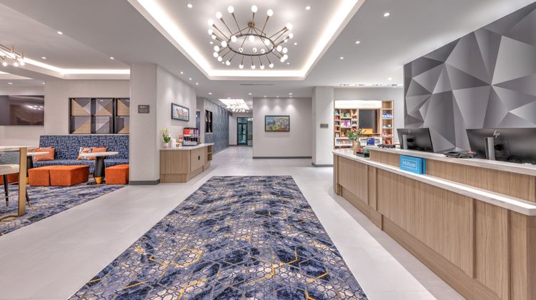 Hampton Inn and Suites Irving Hwy 183 Lobby