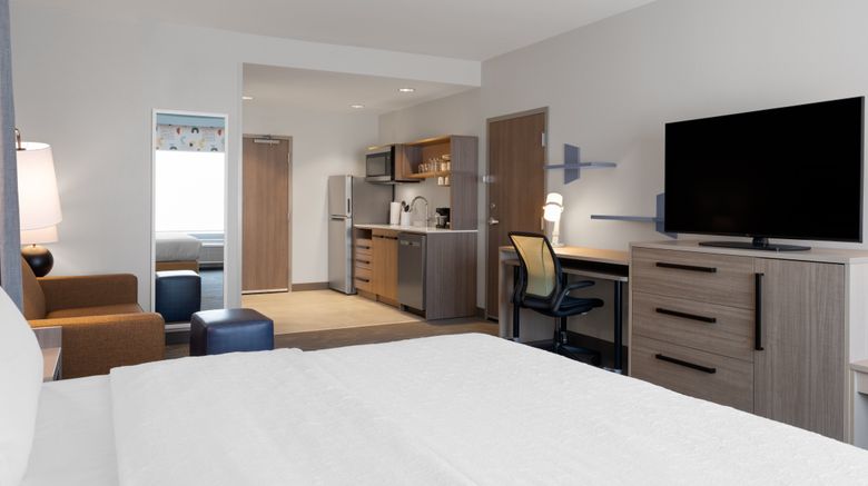 <b>Home2 by Hilton Kearney Room</b>. Images powered by <a href="https://www.leonardoworldwide.com/" title="Leonardo Worldwide" target="_blank">Leonardo</a>.