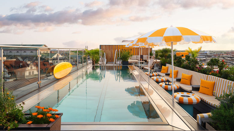 <b>Mandarin Oriental, Munich Pool</b>. Images powered by <a href="https://www.leonardoworldwide.com/" title="Leonardo Worldwide" target="_blank">Leonardo</a>.