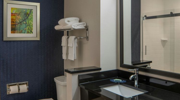 Fairfield Inn & Suites Atmore Room
