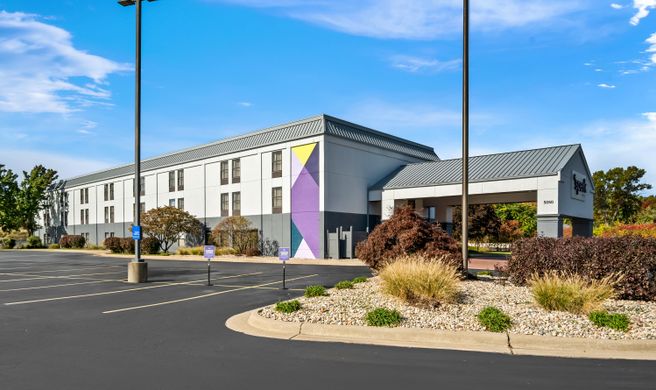 Spark Hilton Stevensville Exterior