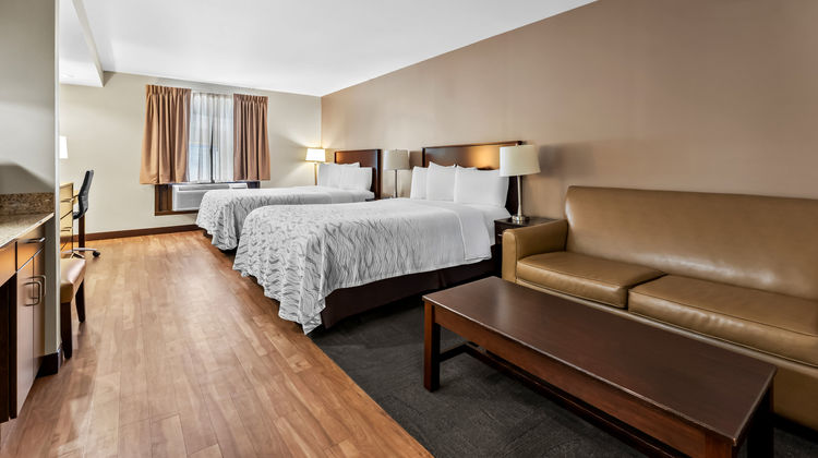 Red Roof PLUS+ & Suites Malone Suite