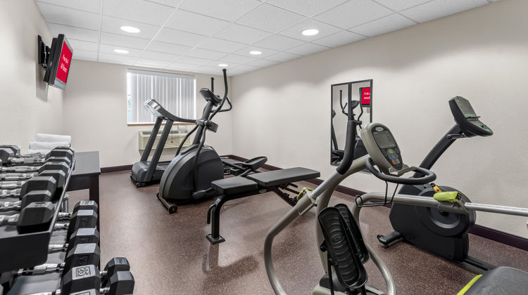 Red Roof PLUS+ & Suites Malone Health Club