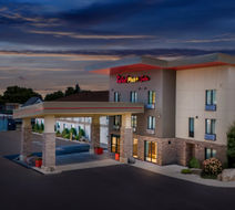 Red Roof PLUS+ & Suites Malone Exterior