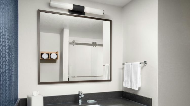 Fairfield Inn & Suites Airport Natomas Room