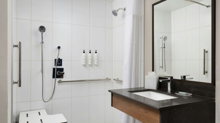 Fairfield Inn & Suites Airport Natomas Room