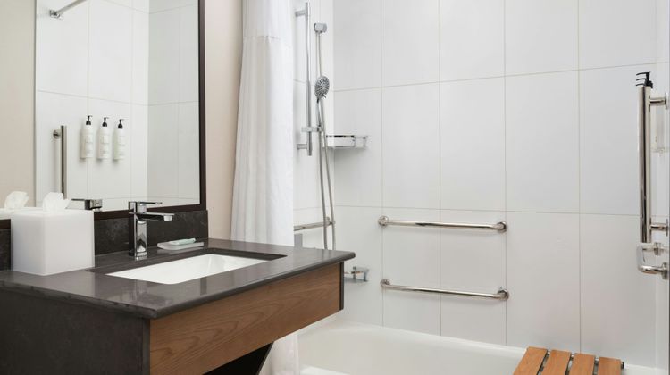 Fairfield Inn & Suites Airport Natomas Room