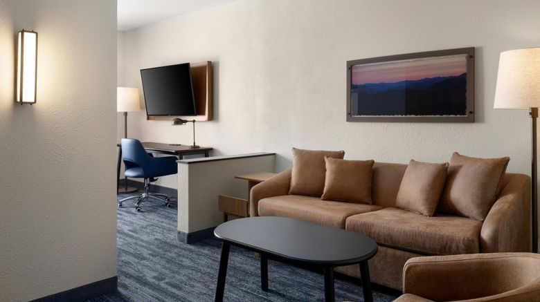 <b>Fairfield Inn & Suites Airport Natomas Room</b>. Images powered by <a href="https://www.leonardoworldwide.com/" title="Leonardo Worldwide" target="_blank">Leonardo</a>.