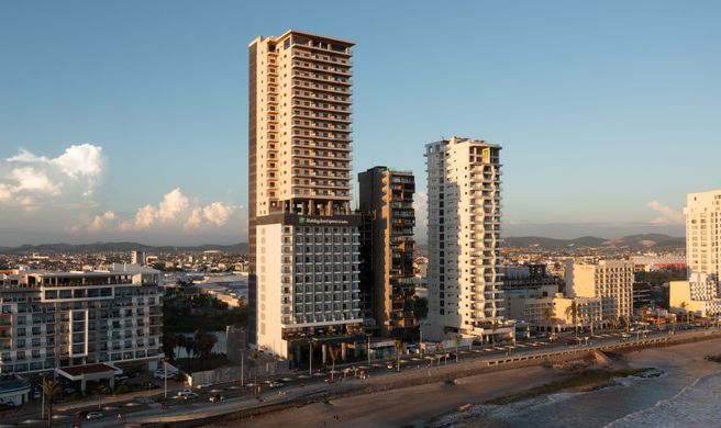 Holiday Inn Exp Suites Mazatlan Exterior