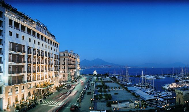 Grand Hotel Vesuvio Exterior
