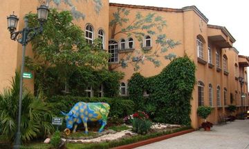 Casa Conde Beach Front Hotel