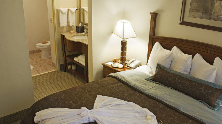 Staybridge Suites Memphis Suite
