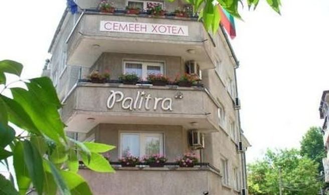 Palitra Family Hotel Exterior
