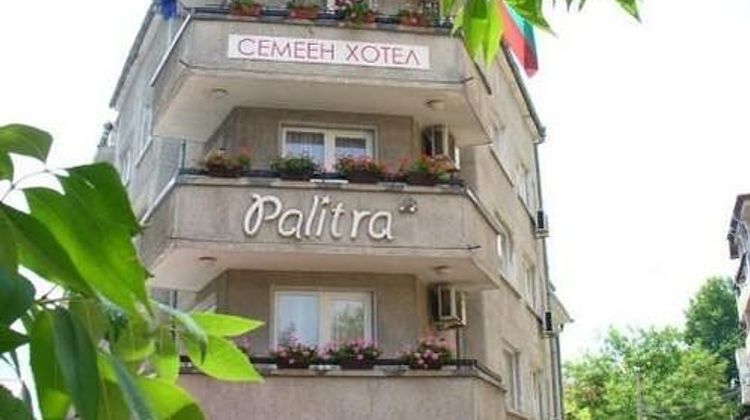 Palitra Family Hotel Exterior