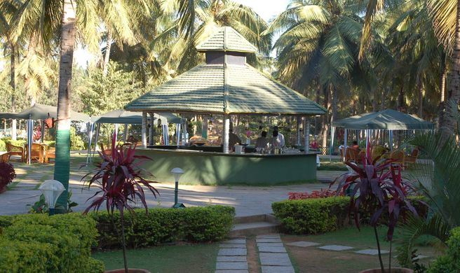 Royal Orchid Resort & Convention Centre Exterior