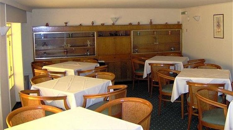 Sterlings Mac Hotel Restaurant