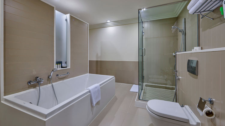 Millennium Airport Hotel Dubai Room
