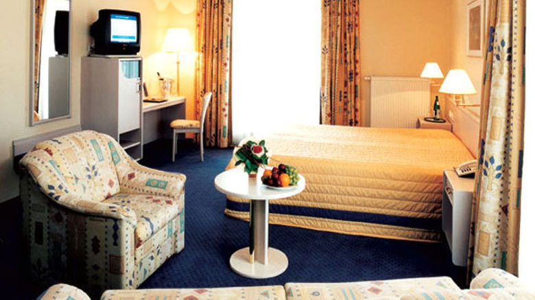 <b>City Hotel Frankfurt /M Bad Veilbel Room</b>. Images powered by <a href="https://www.leonardoworldwide.com/" title="Leonardo Worldwide" target="_blank">Leonardo</a>.