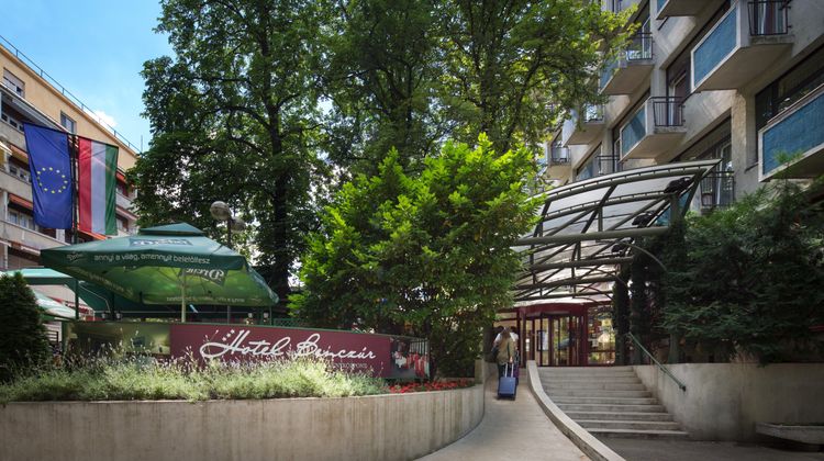Hotel Benczur Exterior
