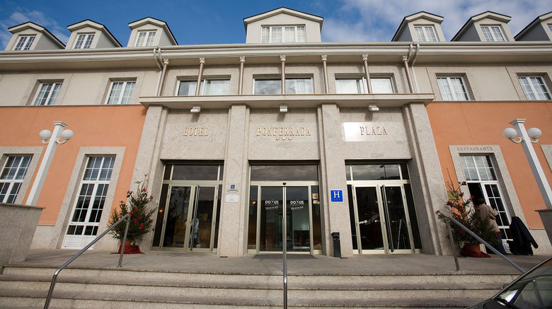 <b>Ponferrada Plaza Exterior</b>. Images powered by <a href="https://www.leonardoworldwide.com/" title="Leonardo Worldwide" target="_blank">Leonardo</a>.