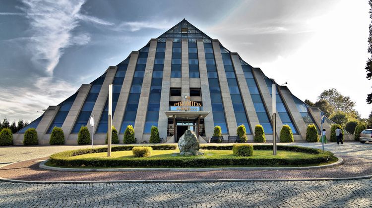 Hotel Piramida Exterior