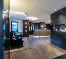 Mirabeau Hotel Residence Lobby