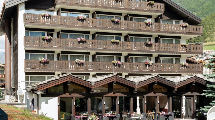 Mirabeau Hotel Residence Exterior