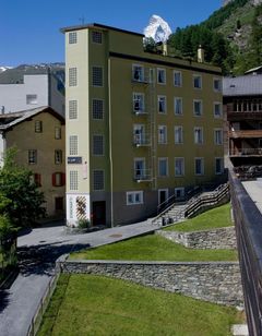 Le Petit Charme Inn