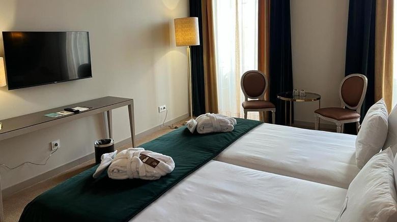 <b>Vila Gale Collection S. Miguel Room</b>. Images powered by <a href="https://www.leonardoworldwide.com/" title="Leonardo Worldwide" target="_blank">Leonardo</a>.